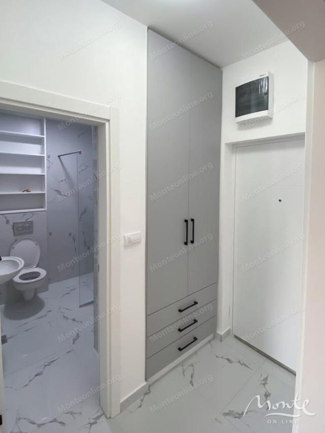 Novi jednosobni stan u modernoj zgradi na Zabjelu, Podgorica