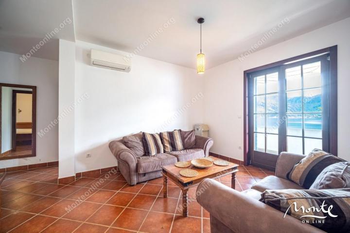 Život na obali - Apartman Sicilija u Boka Gardensu s terasom i pogledom na more