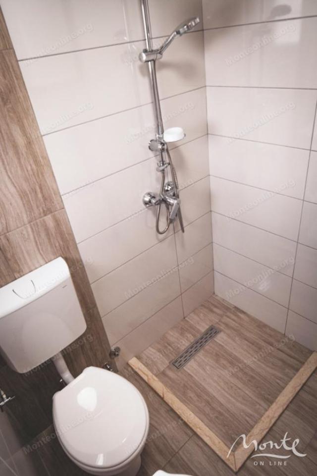 Ugodna kuća u zelenom području blizu centra Žabljaka
