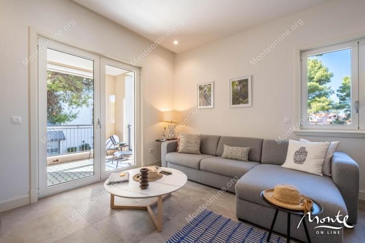 Elegantni apartman sa jednom spavaćom sobom u srcu Luštica Bay Centrale