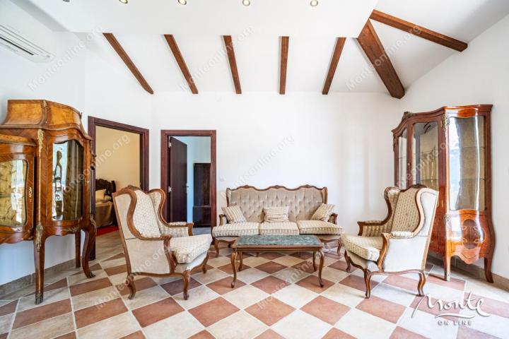Apartman Venecija u prekrasnom kompleksu Boka Gardens, Kostanjica