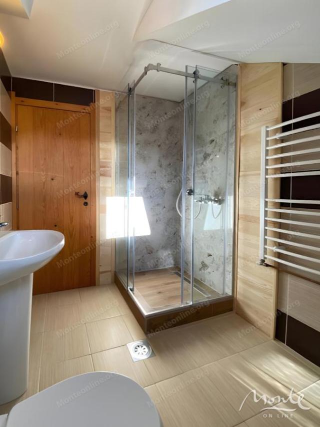 Funkcionalni mini-hotel sa 6 apartmana u blizini Kolašina