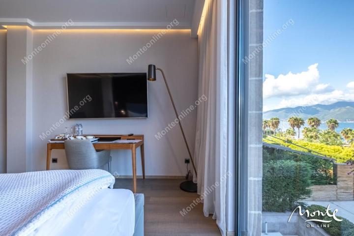 Studio apartman u prestižnom kompleksu Nikki Beach Montenegro s pogledom na Bokokotorski zaljev