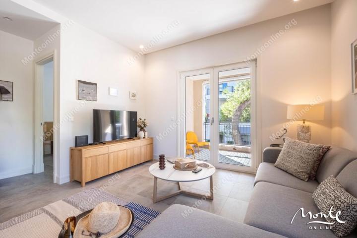 Elegantni apartman sa jednom spavaćom sobom u srcu Luštica Bay Centrale
