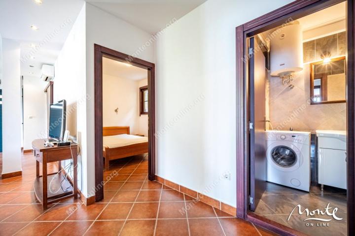 Život na obali - Apartman Sicilija u Boka Gardensu s terasom i pogledom na more