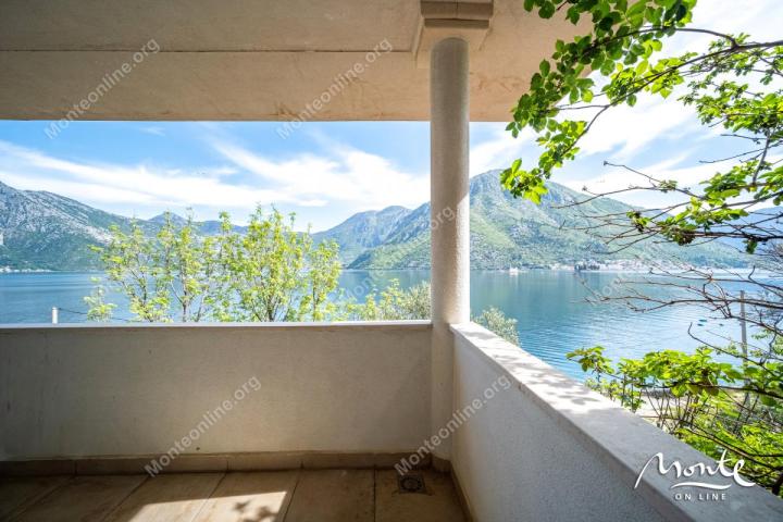 Život na obali - Apartman Sicilija u Boka Gardensu s terasom i pogledom na more