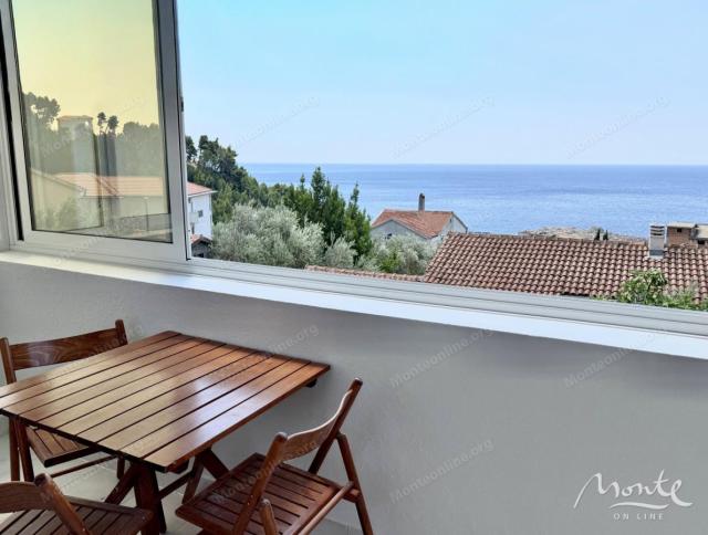 Novi jednosobni apartman na Svetom Stefanu s panoramskim pogledom na more