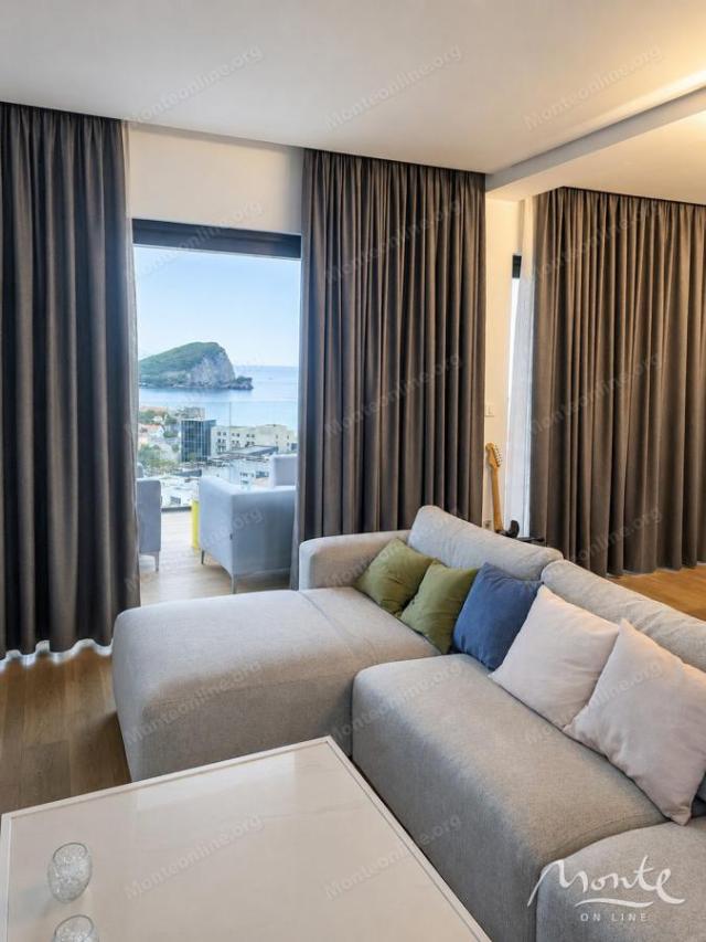 Penthouse u luksuznom kompleksu sa bazenom, Budva