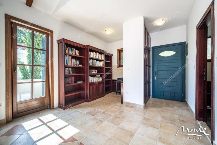 Apartman Venecija u prekrasnom kompleksu Boka Gardens, Kostanjica