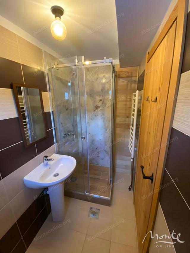 Funkcionalni mini-hotel sa 6 apartmana u blizini Kolašina