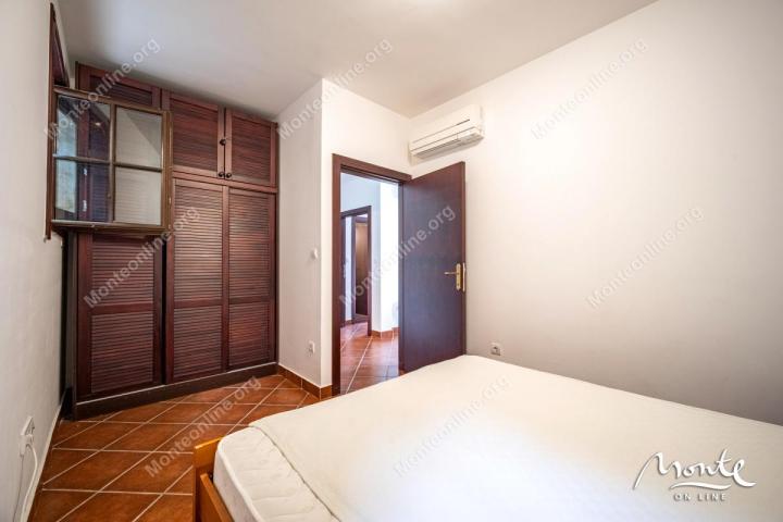 Život na obali - Apartman Sicilija u Boka Gardensu s terasom i pogledom na more