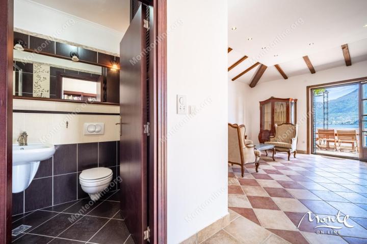 Apartman Venecija u prekrasnom kompleksu Boka Gardens, Kostanjica
