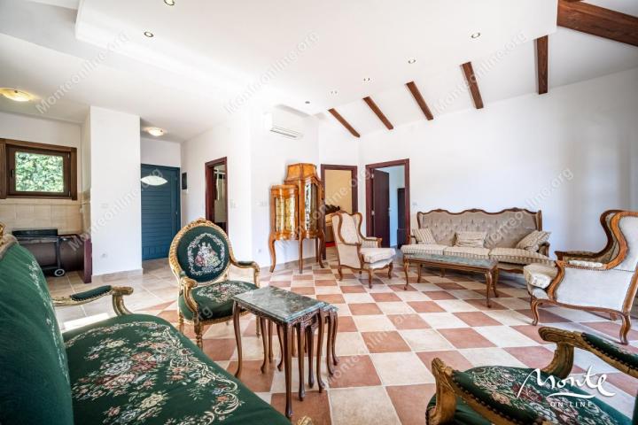 Apartman Venecija u prekrasnom kompleksu Boka Gardens, Kostanjica