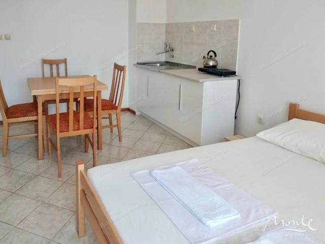 Udoban studio apartman u mirnom dijelu Petrovca