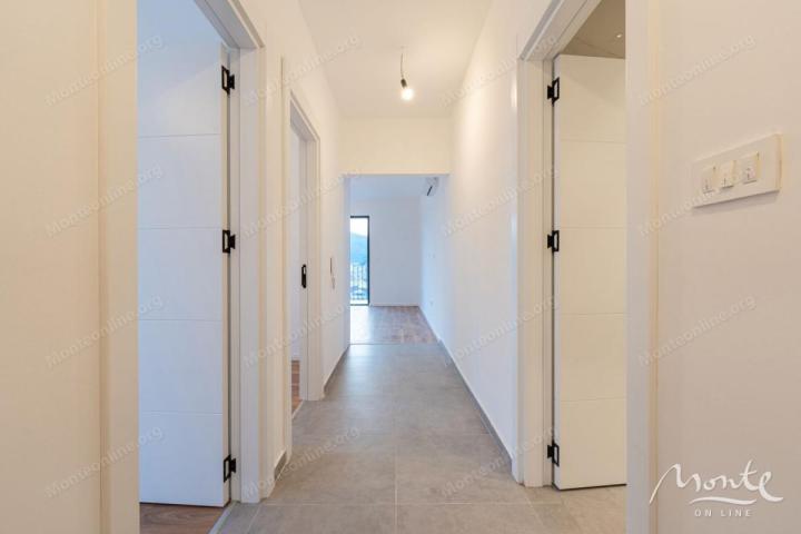 Novi apartmani u modernom stambenom kompleksu sa bazenom u Budvi
