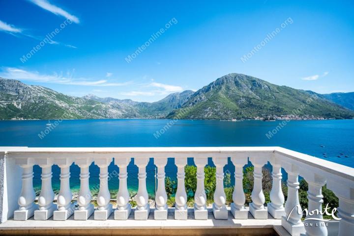 Apartman Venecija u prekrasnom kompleksu Boka Gardens, Kostanjica