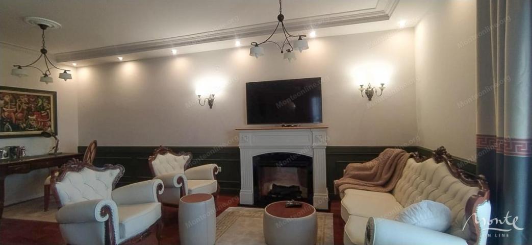 Luksuzni dvosobni apartman s panoramskim pogledom na more i hram u Baru