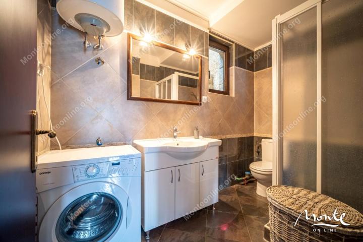 Život na obali - Apartman Sicilija u Boka Gardensu s terasom i pogledom na more