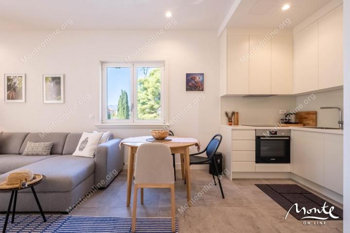 Elegantni apartman sa jednom spavaćom sobom u srcu Luštica Bay Centrale