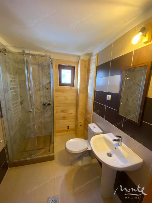 Funkcionalni mini-hotel sa 6 apartmana u blizini Kolašina