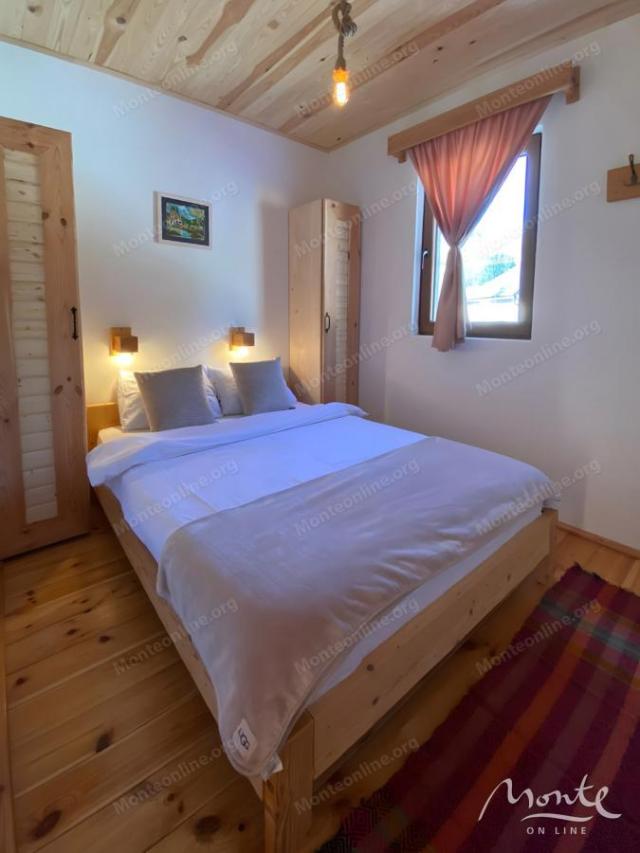 Funkcionalni mini-hotel sa 6 apartmana u blizini Kolašina