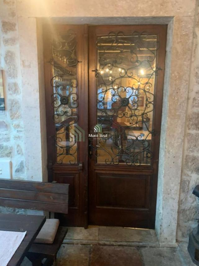 Prodaja konobe u kamenom mediteranskom stilu – Risan, Kotor
