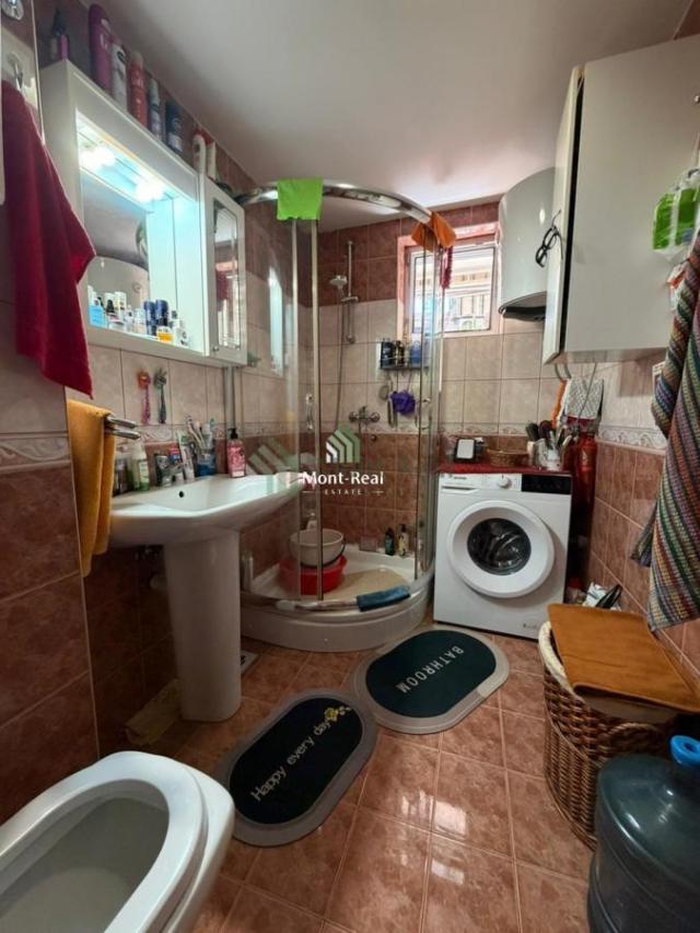 Dvosoban stan sa velikom terasom i pogledom na more – Gospoština, Budva, blizina mora