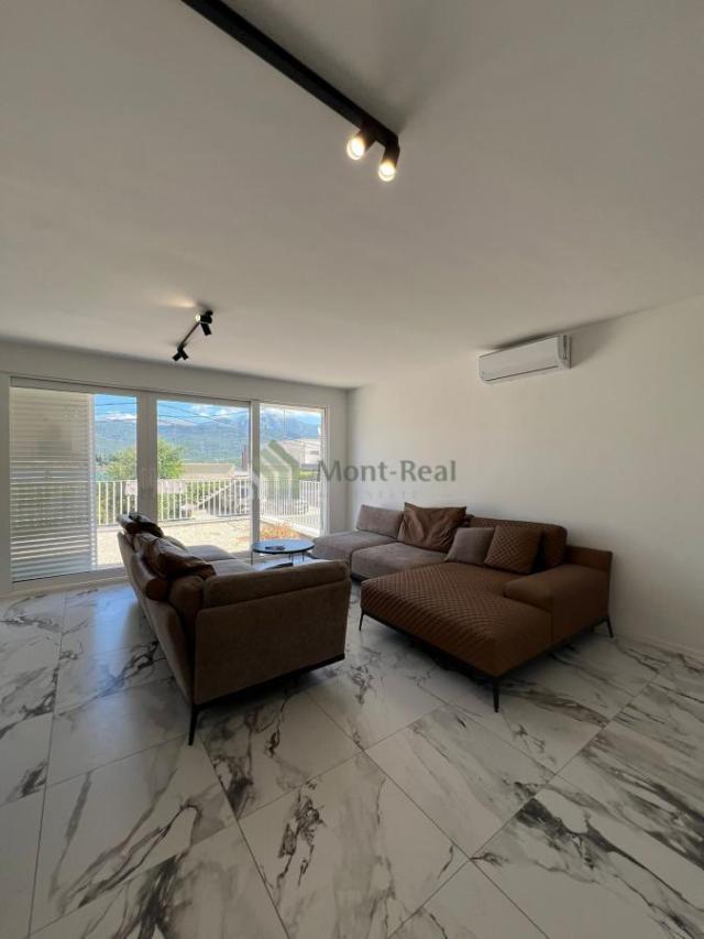 Townhouse uz more – prva linija, pogled koji traje
