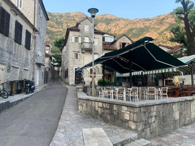 Prodaja konobe u kamenom mediteranskom stilu – Risan, Kotor