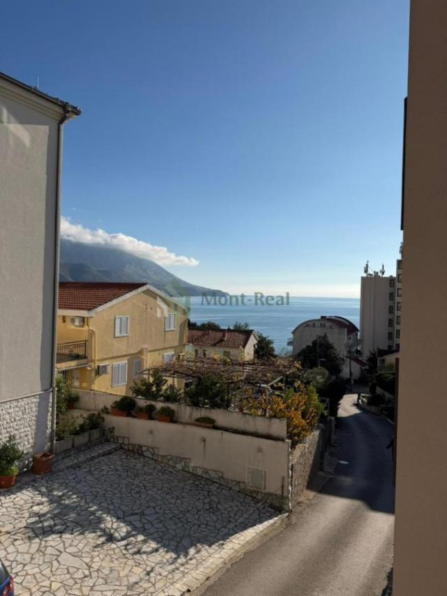 Izdaje se jednosoban stan u Bečićima, Budva – IS095B