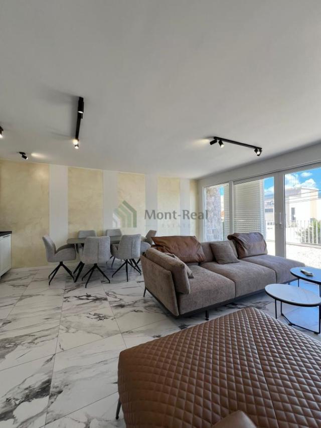 Townhouse uz more – prva linija, pogled koji traje