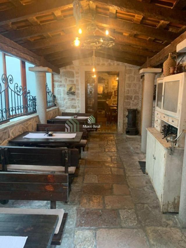 Prodaja konobe u kamenom mediteranskom stilu – Risan, Kotor