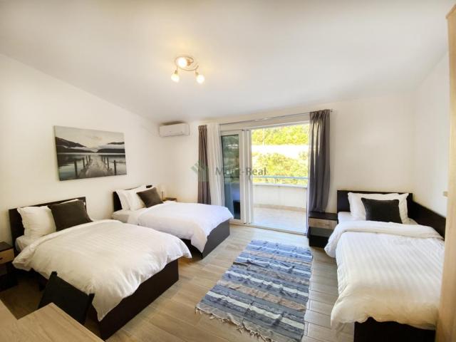 Izdaje se trosoban penthaus, Petrovac IS254BD