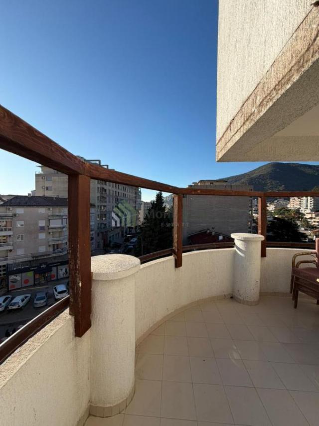 Prodaje se prostran duplex stan – Dubovica, Budva S292BD