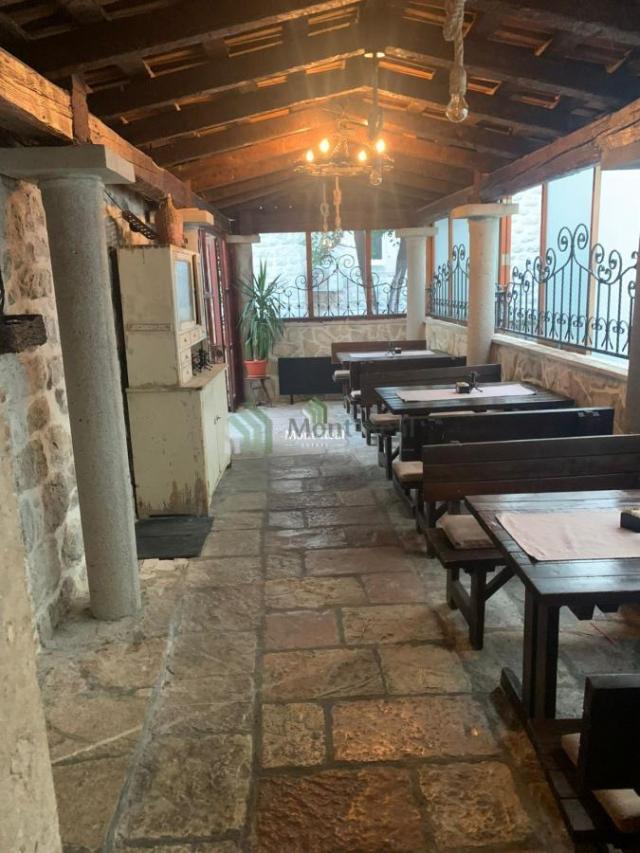 Prodaja konobe u kamenom mediteranskom stilu – Risan, Kotor