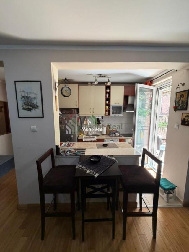 Dvosoban stan sa velikom terasom i pogledom na more – Gospoština, Budva, blizina mora