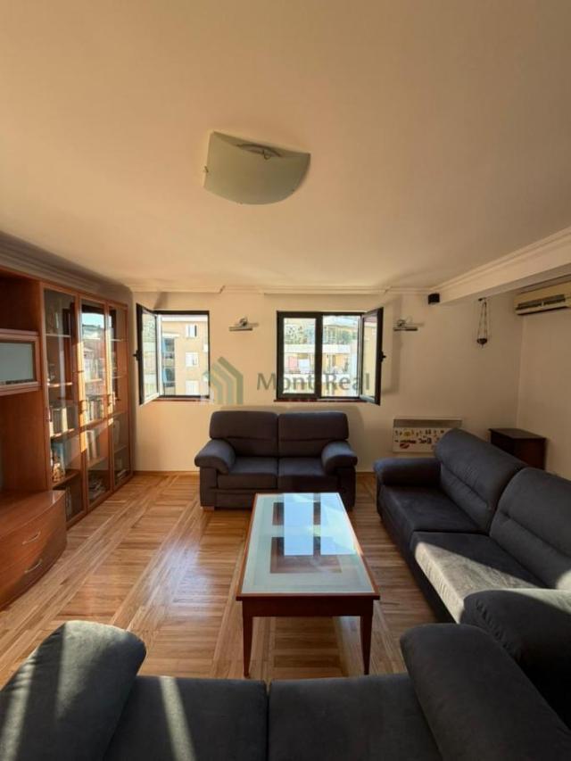 Prodaje se prostran duplex stan – Dubovica, Budva S292BD