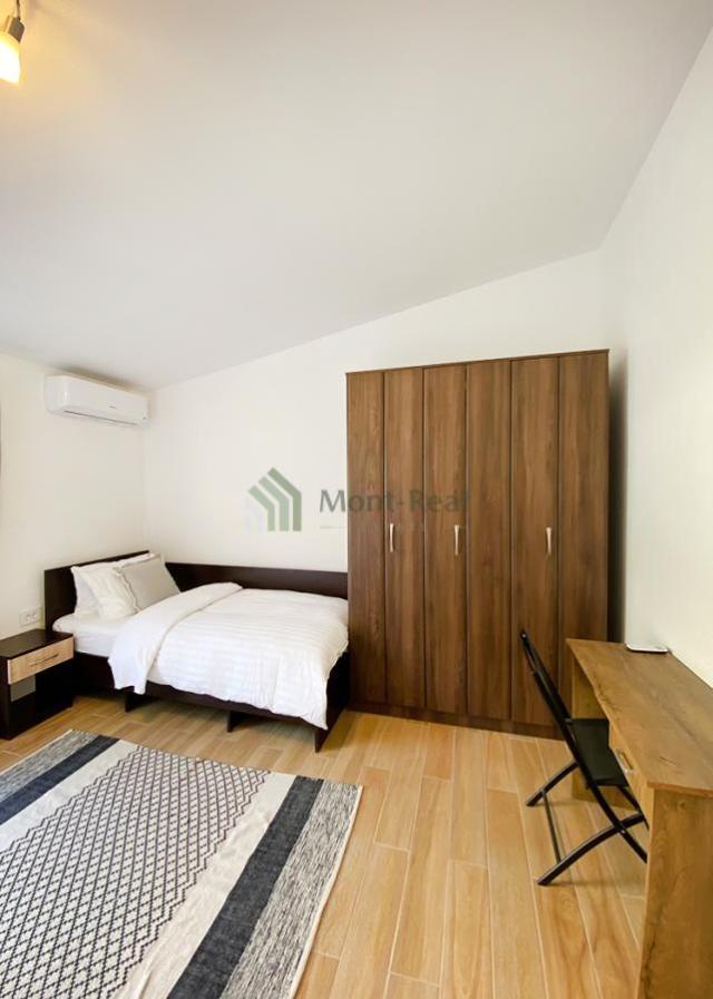 Izdaje se trosoban penthaus, Petrovac IS254BD