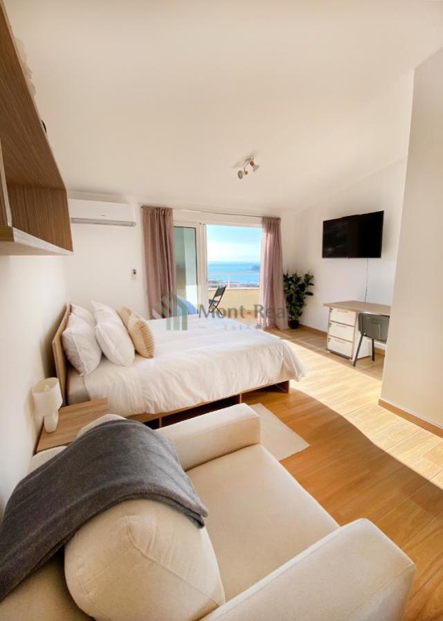 Izdaje se trosoban penthaus, Petrovac IS254BD