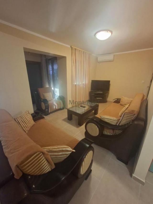 Dvosoban stan za izdavanje u Bečićima, IS306BD