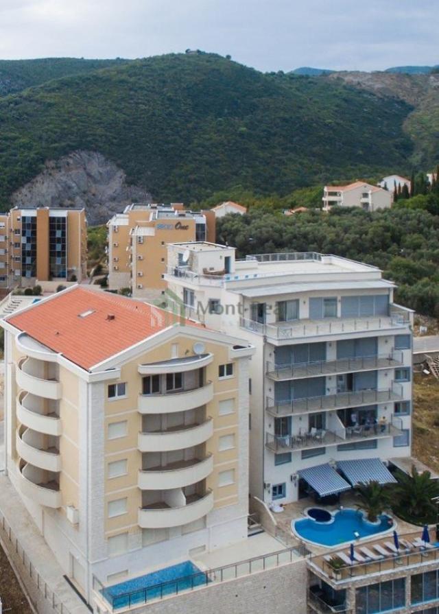 Jednosoban stan sa bazenom i pogledom na more – Bečići, odlična investicija