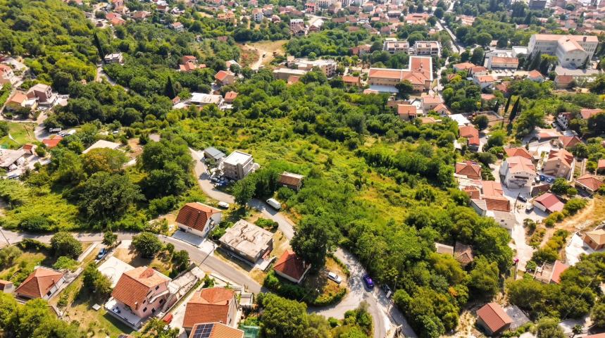 Investiciona prilika: Građevinsko zemljište 13.000 m² sa dozvolom, Risan – Boka Kotorska