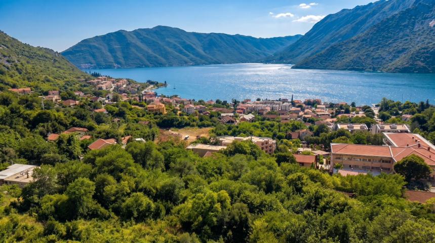 Investiciona prilika: Građevinsko zemljište 13.000 m² sa dozvolom, Risan – Boka Kotorska
