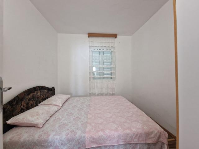 Namesten dvosoban stan, povrsine 56m2 u Becicima