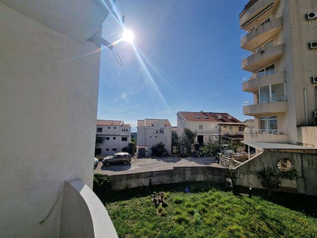 Namesten dvosoban stan, povrsine 56m2 u Becicima