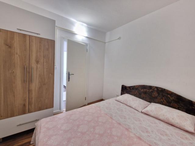 Namesten dvosoban stan, povrsine 56m2 u Becicima