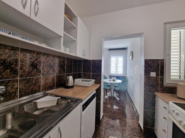 Namesten dvosoban stan, povrsine 56m2 u Becicima