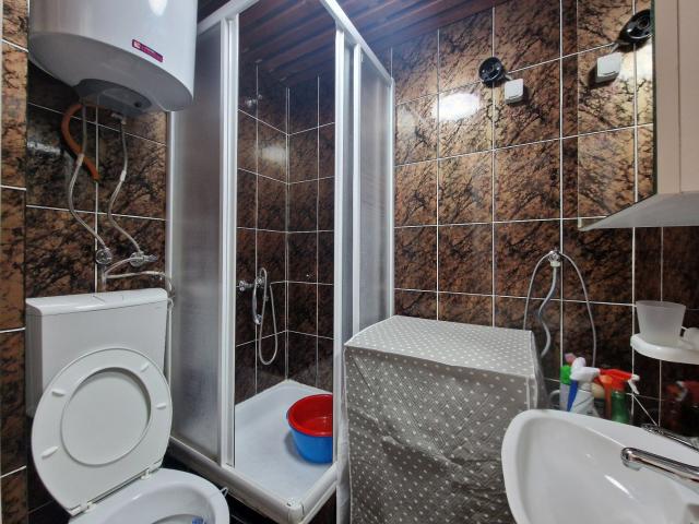 Namesten dvosoban stan, povrsine 56m2 u Becicima