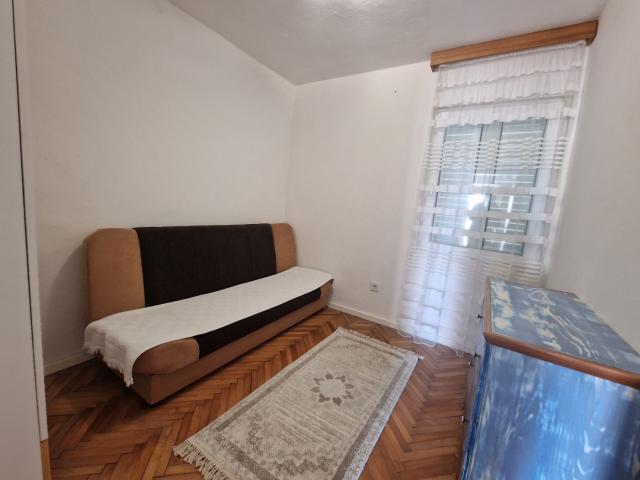 Namesten dvosoban stan, povrsine 56m2 u Becicima