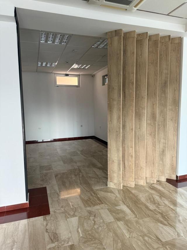 Moderan poslovni prostor 151m² na atraktivnoj lokaciji u Bečićima, kod hotela Splendid (NA DUŽI PERI